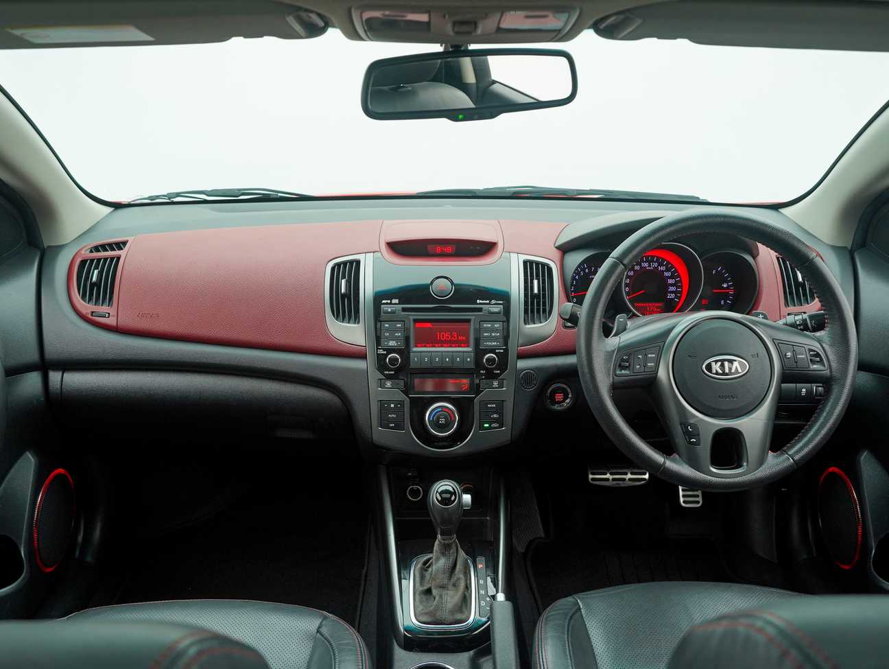 terpakai 2011 Kia Forte Koup 2.0