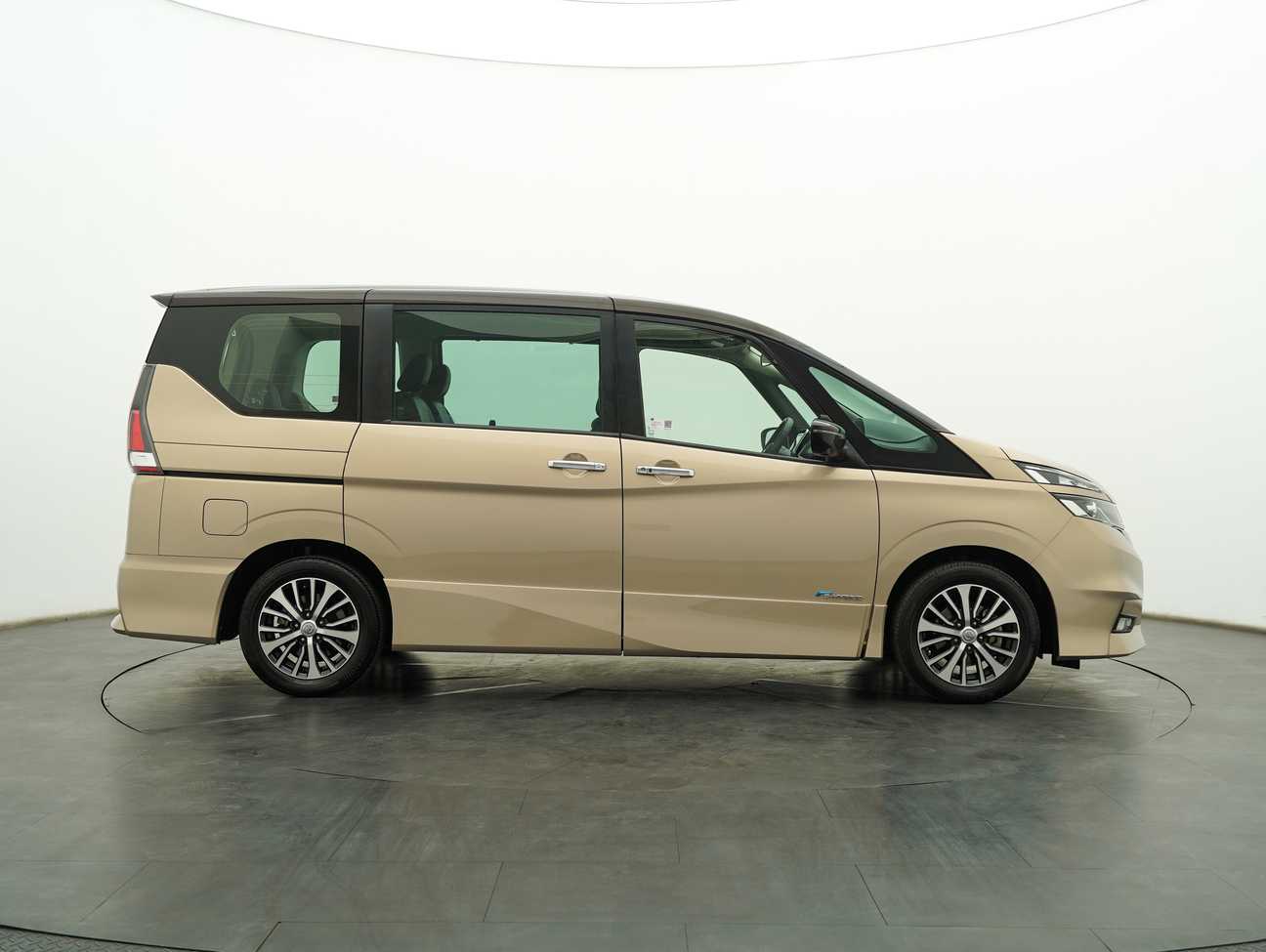 terpakai 2019 Nissan Serena S-Hybrid High-Way Star Premium 2.0