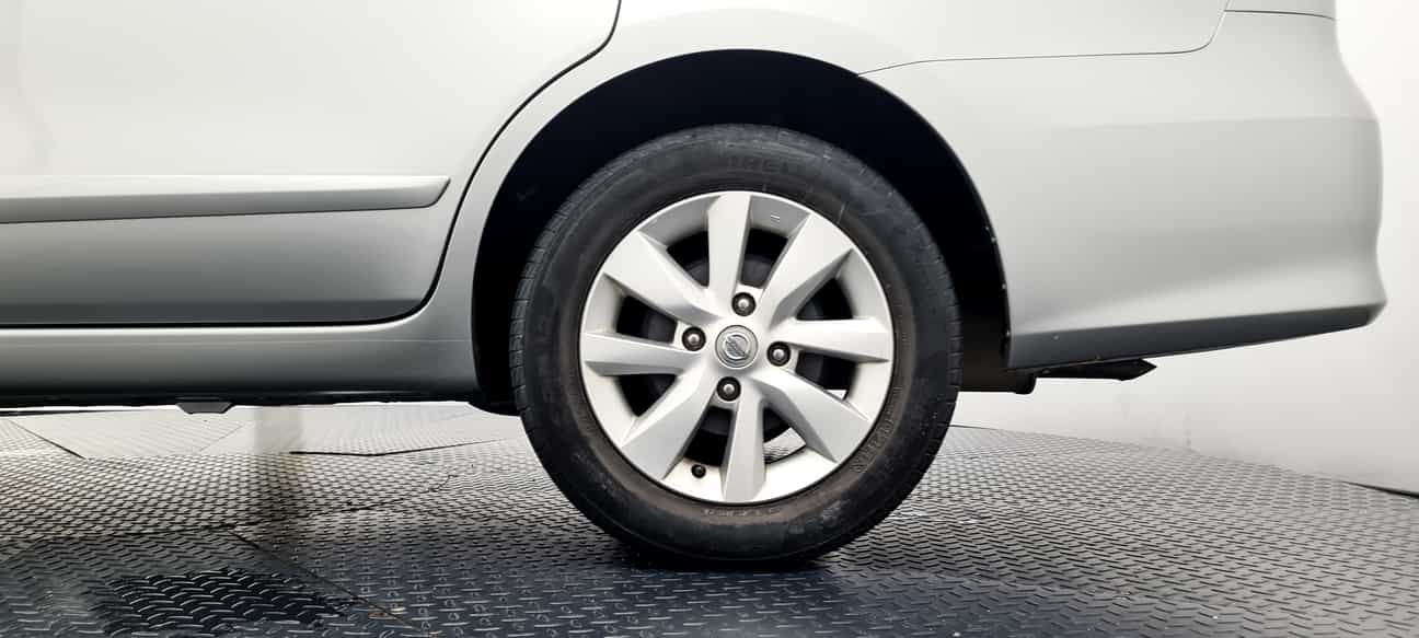 used 2014 Nissan GRAND LIVINA COMFORT 1.6