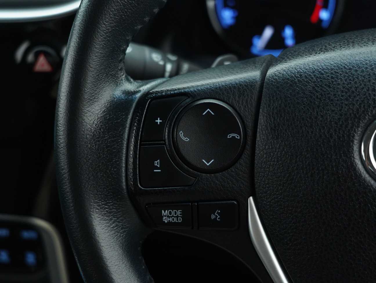 used 2017 Toyota Corolla Altis V 2.0