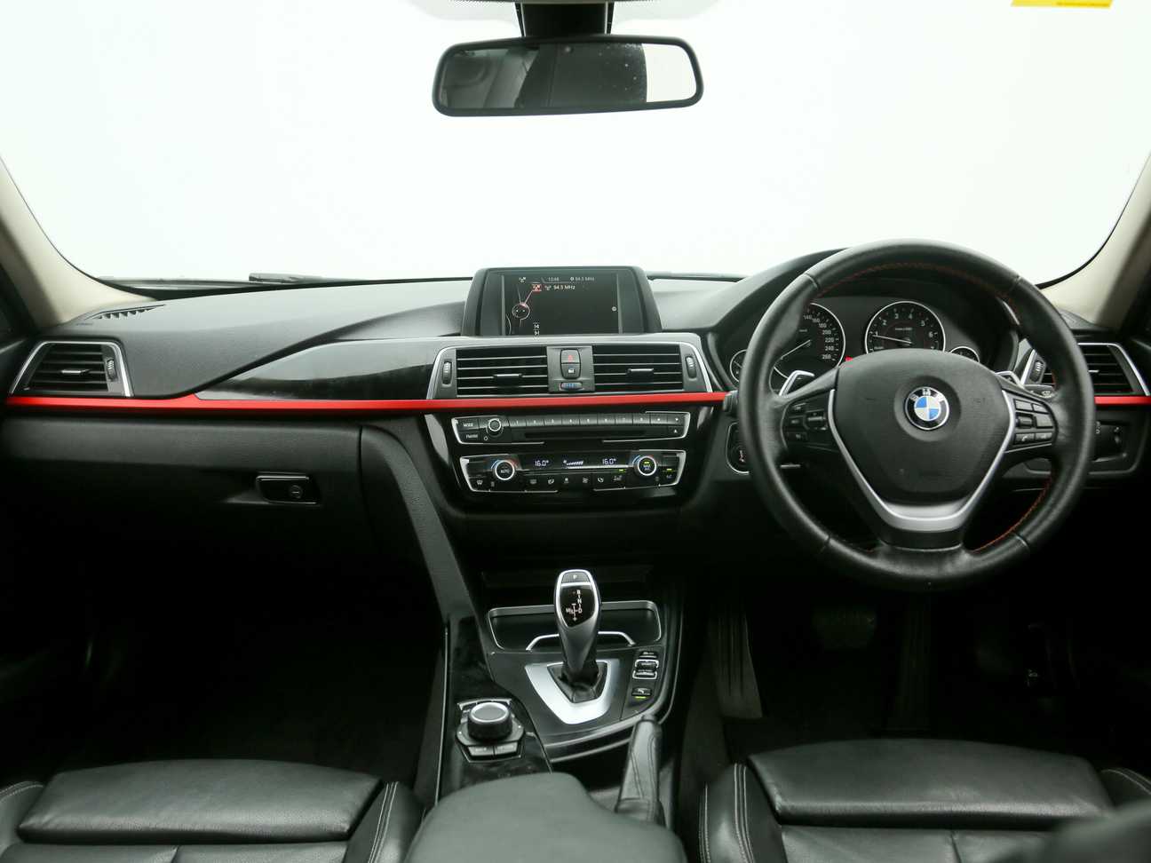 used 2016 BMW 320i Sport Line 2.0