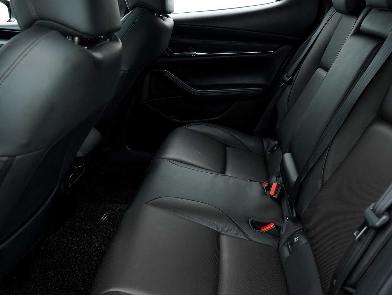 terpakai 2021 Mazda 3 SKYACTIV-G High Plus 2.0