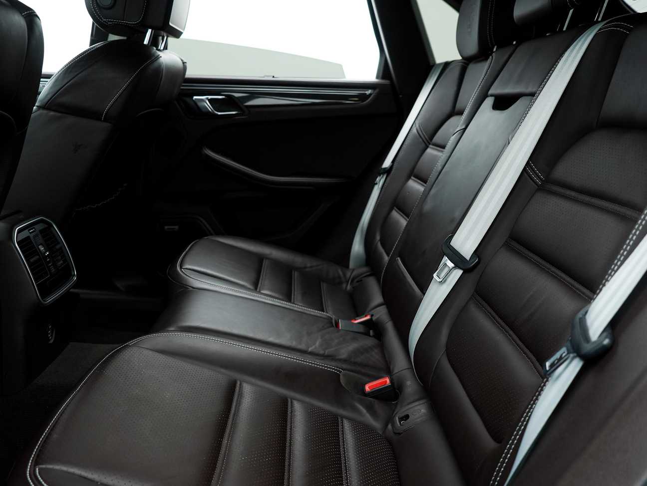 used 2019 Porsche Macan  2.0