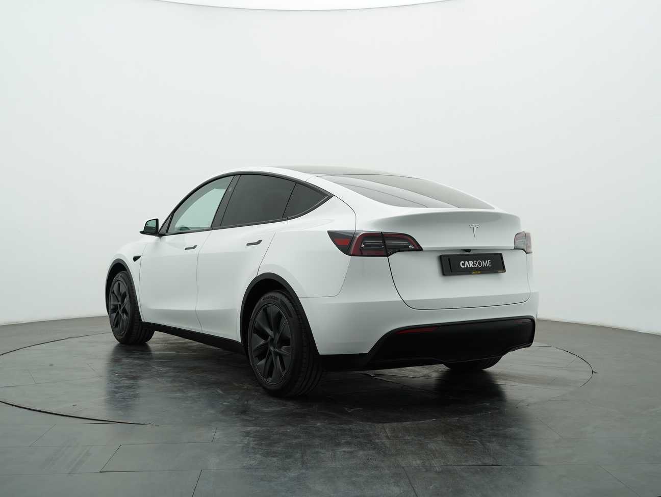 used 2024 Tesla Model Y Standard Range 