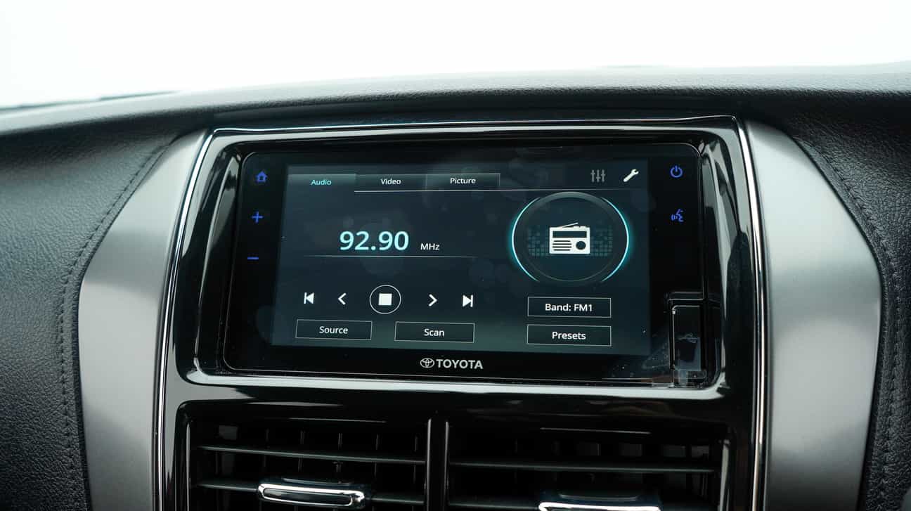 used 2021 Toyota YARIS E 1.5