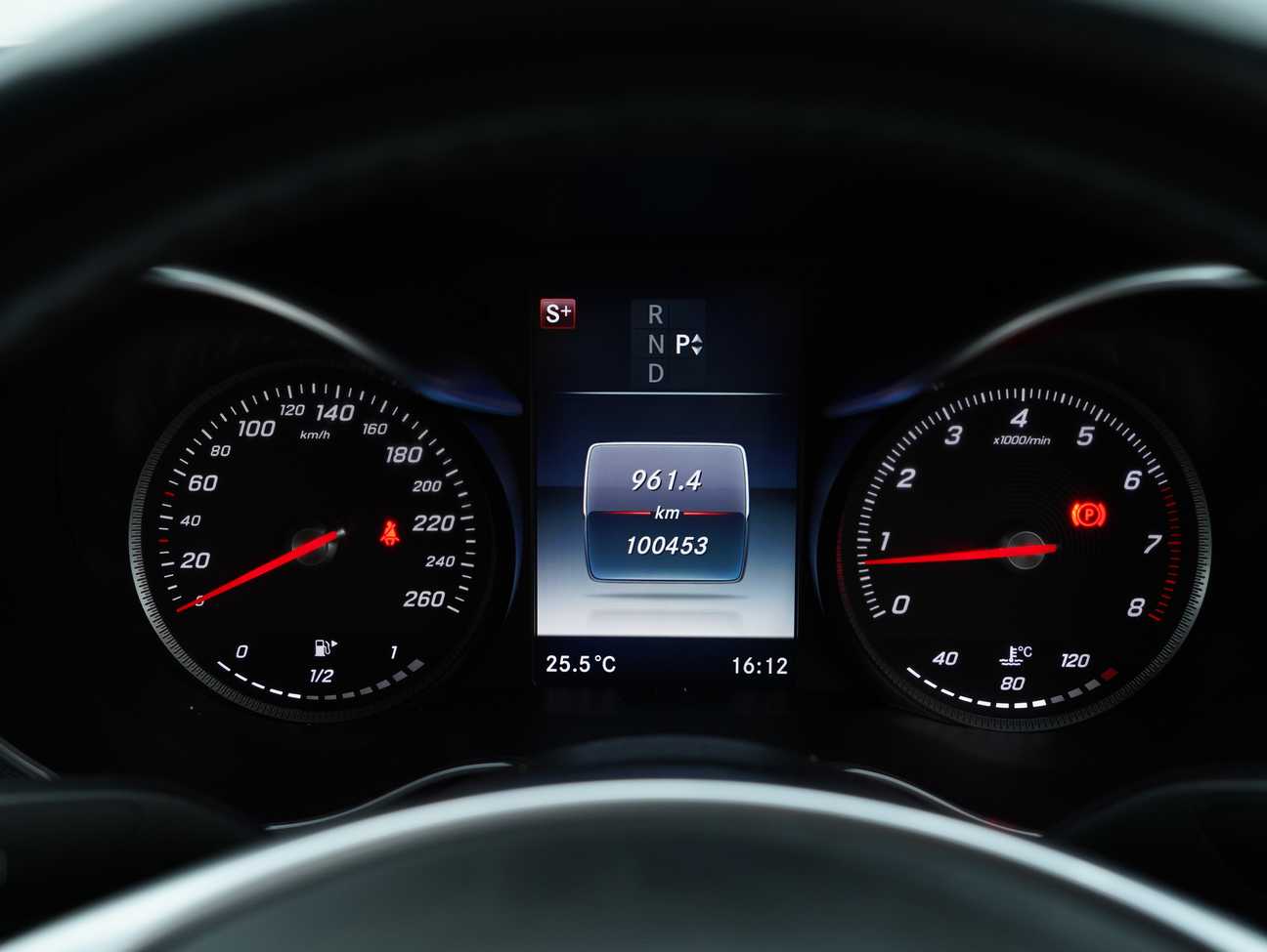 terpakai 2017 Mercedes-Benz C250 AMG Line 2.0