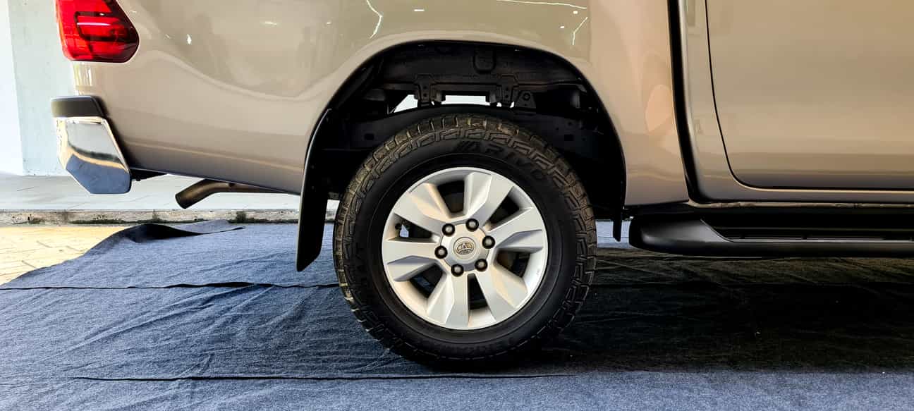 used 2017 Toyota HILUX DOUBLE CAB G 4X4 2.4