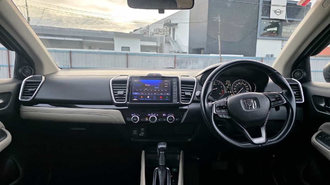 used 2022 Honda City V 1.5