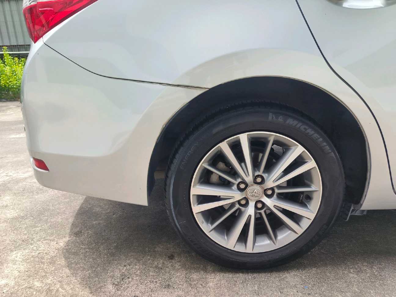 used 2015 Toyota Corolla Altis E 1.8