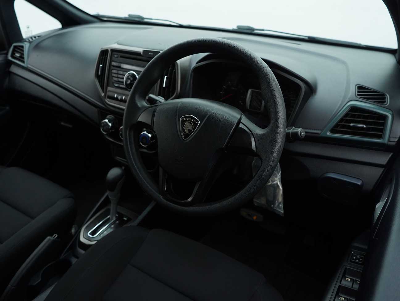 terpakai 2015 Proton Iriz Standard 1.3