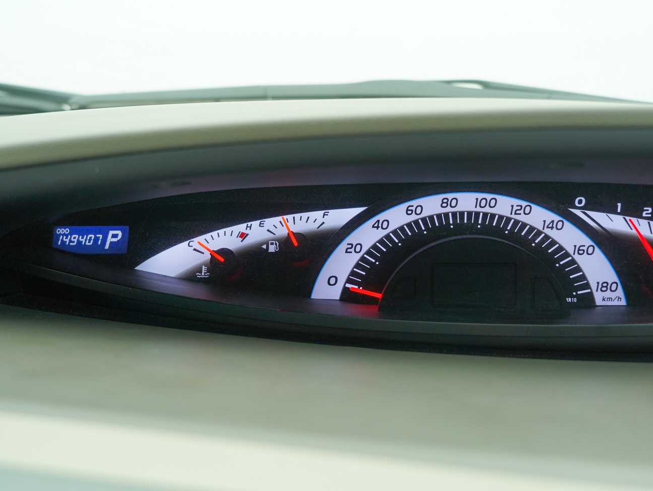 used 2010 Toyota Estima  2.4