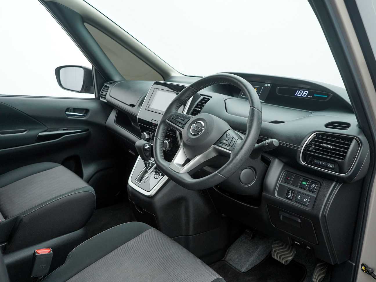 used 2019 Nissan Serena S-Hybrid High-Way Star 2.0