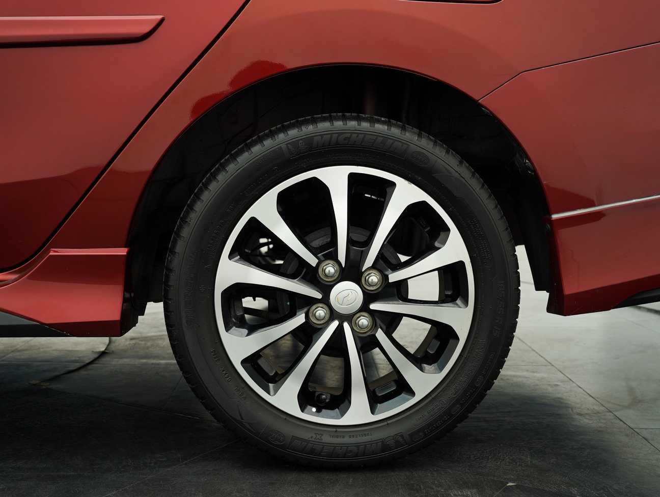 terpakai 2020 Perodua Bezza Advance 1.3