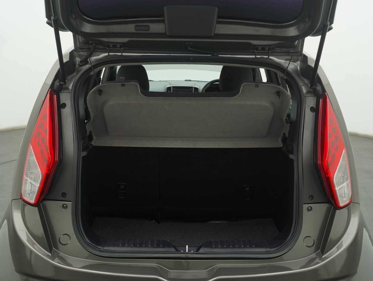 used 2015 Proton Iriz Standard 1.3