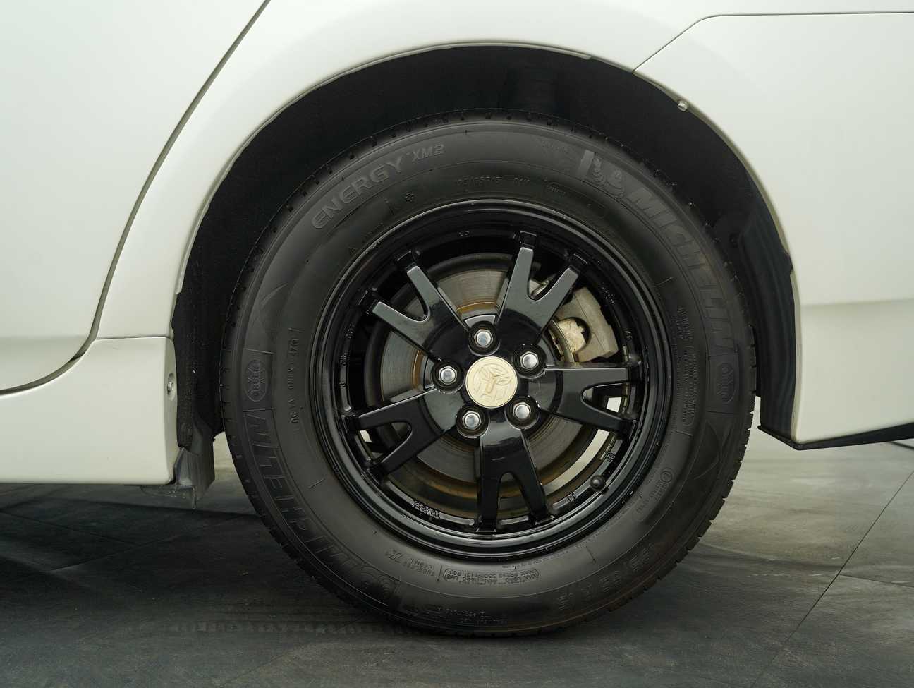 used 2013 Toyota Prius Luxury 1.8