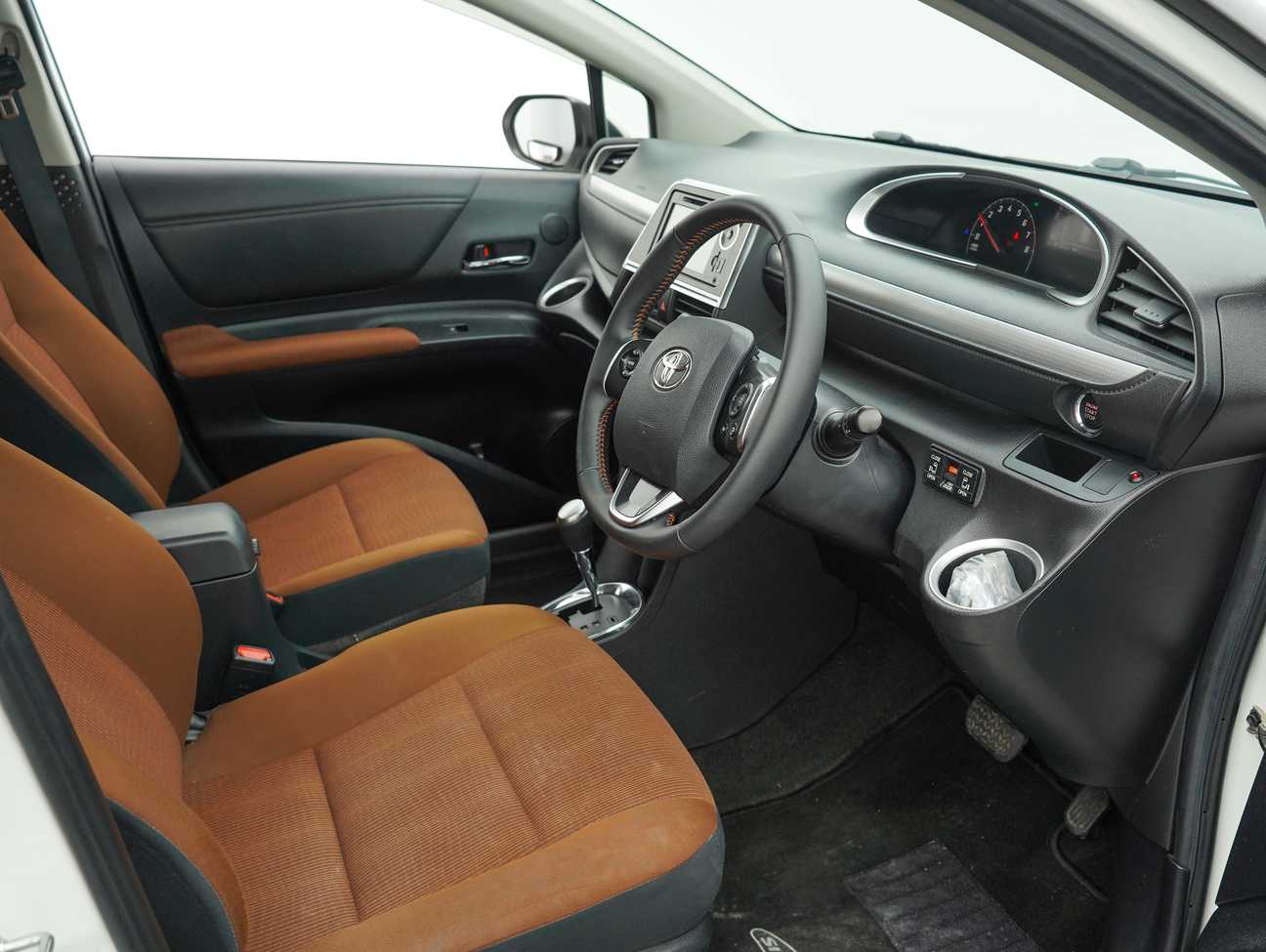 used 2017 Toyota Sienta V 1.5