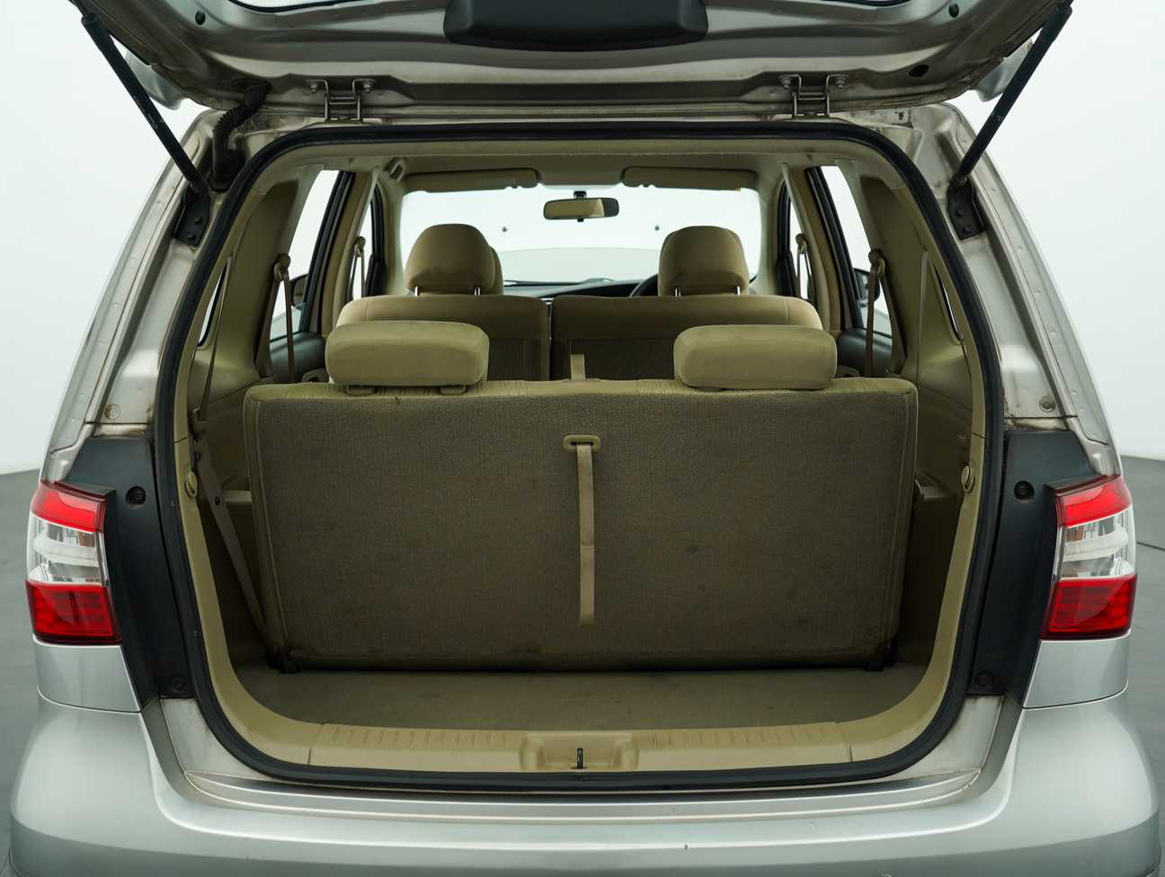 terpakai 2014 Nissan Grand Livina Comfort 1.6