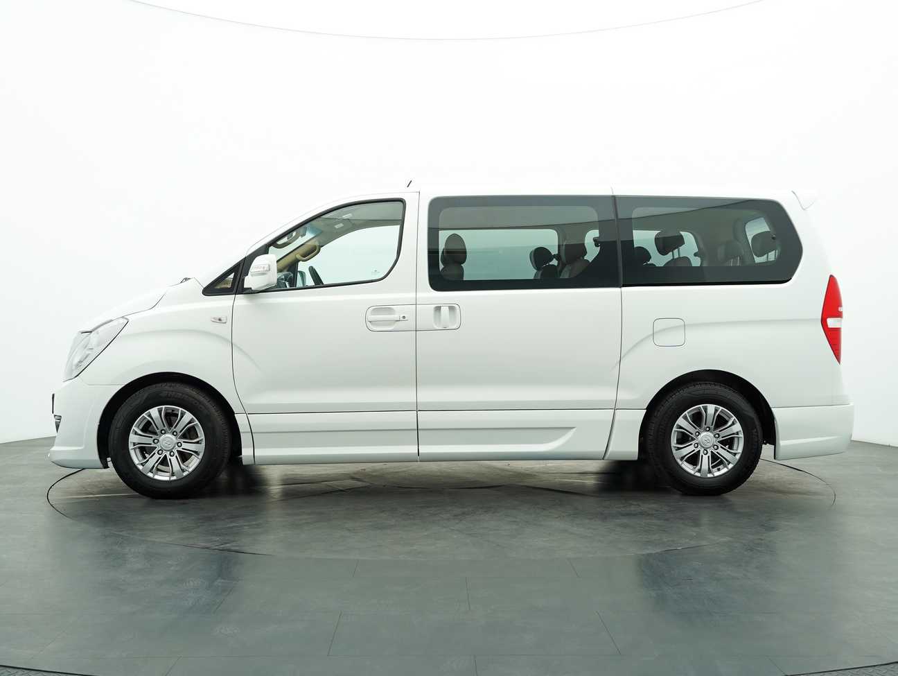 used 2015 Hyundai Grand Starex Royale GLS 2.5