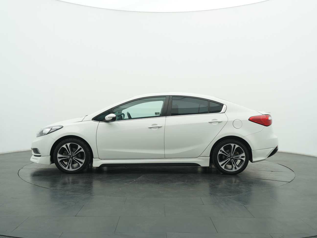 terpakai 2014 Kia Cerato  2.0