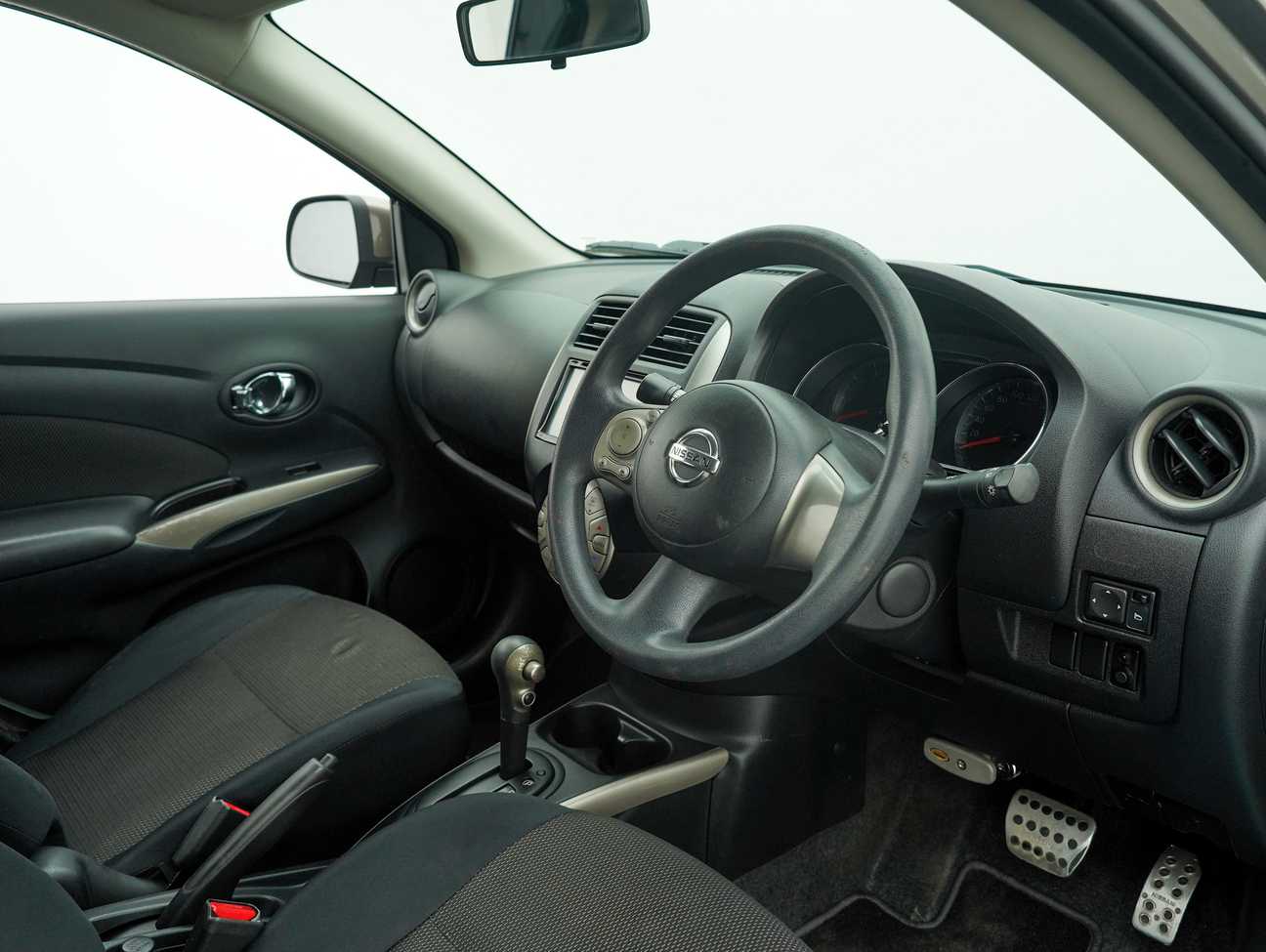 used 2014 Nissan Almera VL 1.5