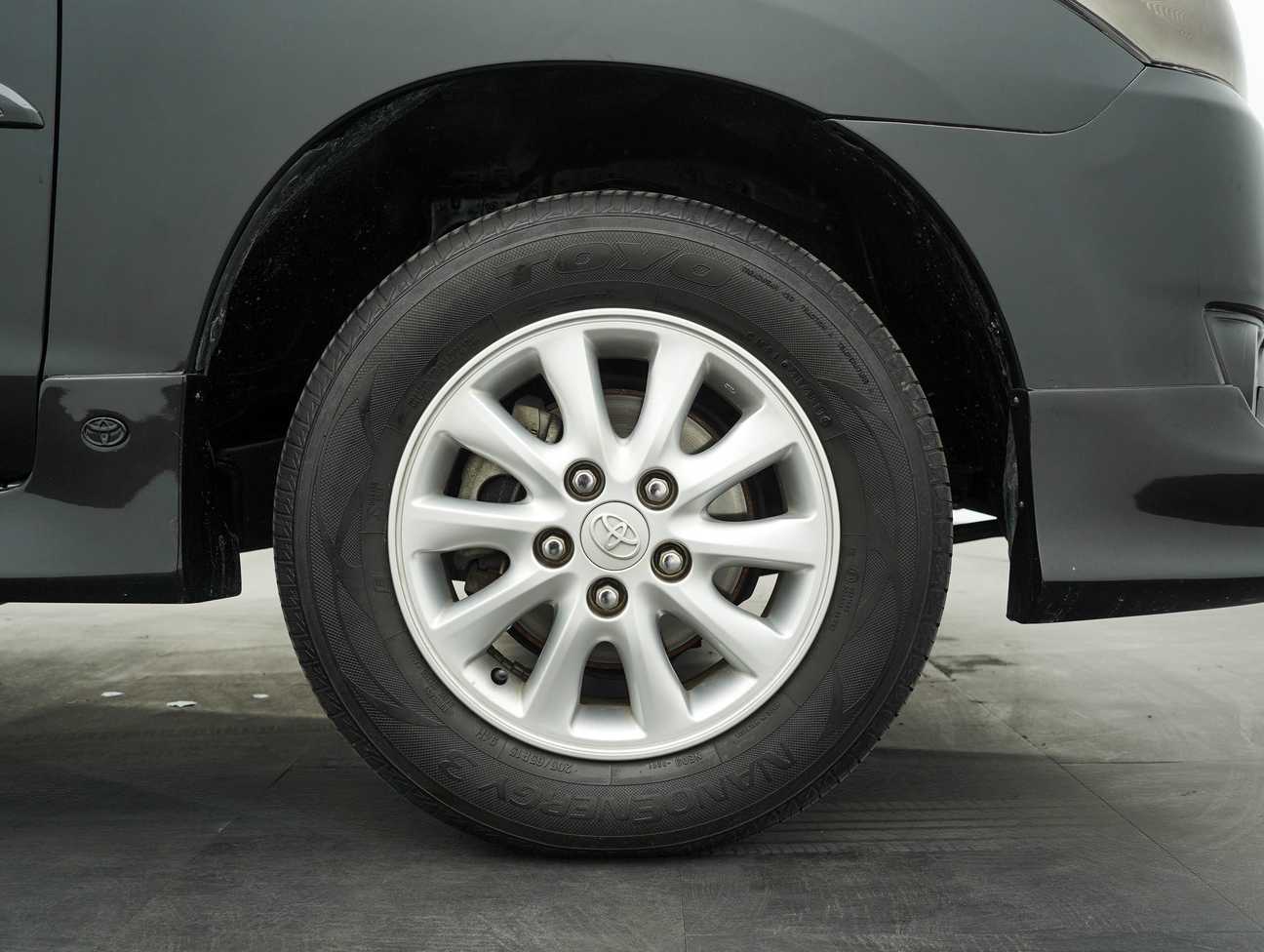 used 2014 Toyota INNOVA G 2.0