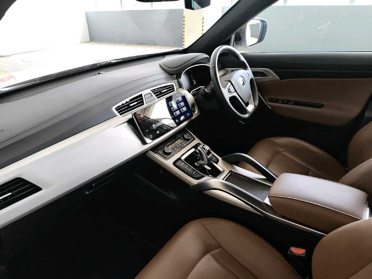 used 2023 Proton X70 Premium 1.8