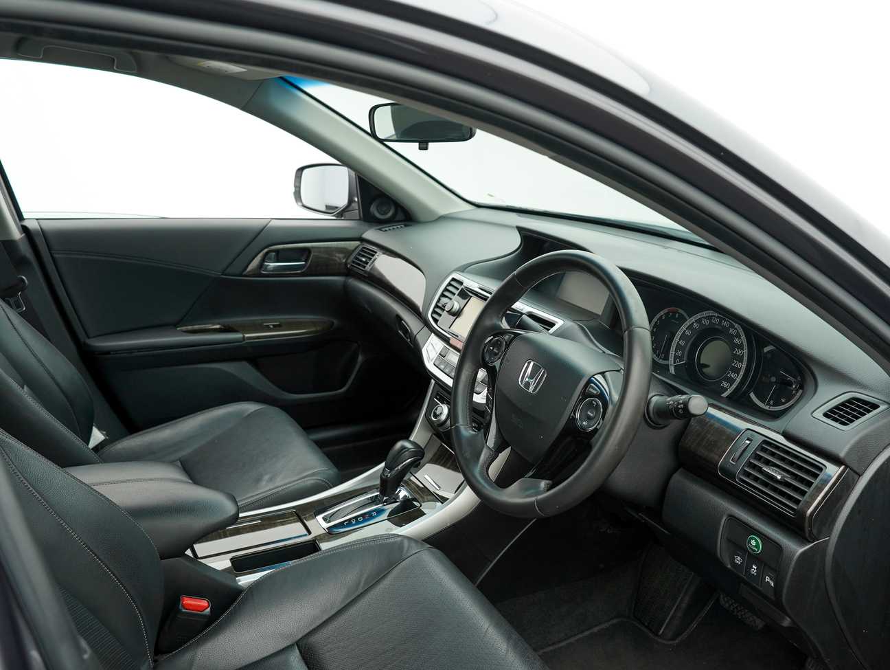 terpakai 2016 Honda Accord i-VTEC VTi-L 2.0