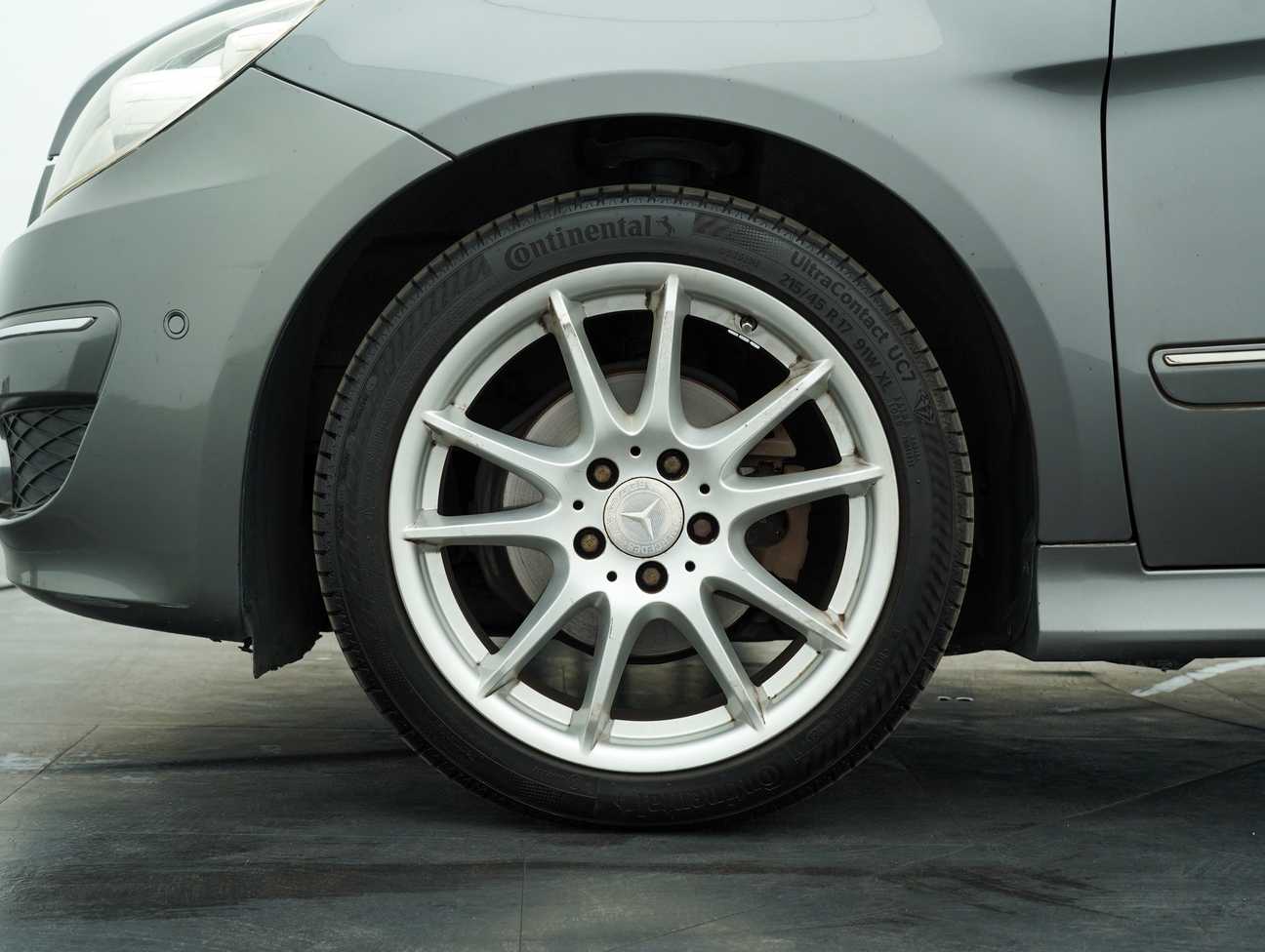 terpakai 2011 Mercedes-Benz B180  1.7