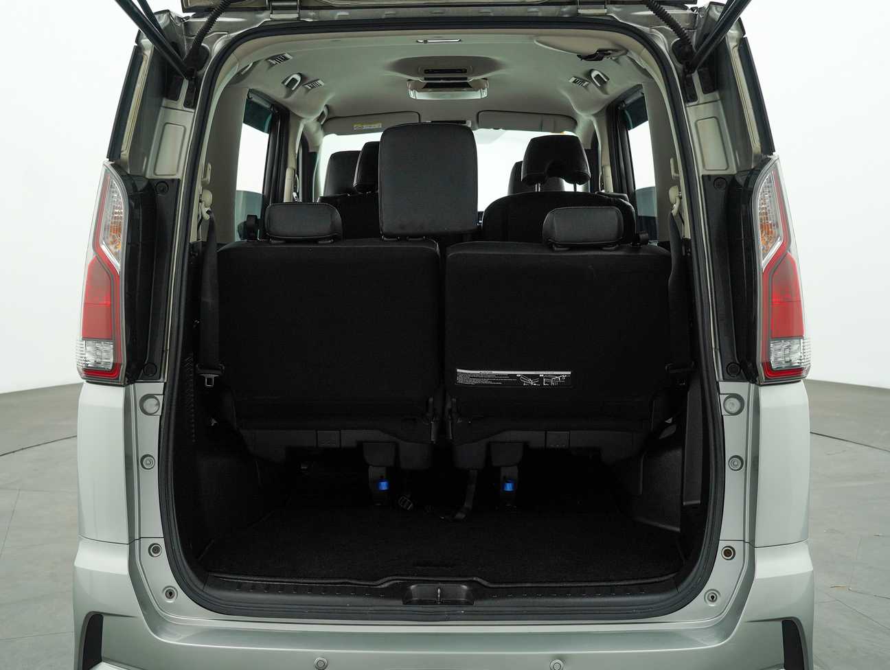 used 2018 Nissan Serena S-Hybrid High-Way Star 2.0