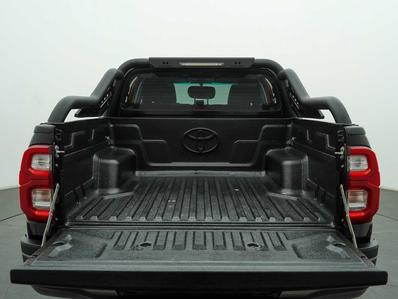 terpakai 2022 Toyota Hilux E Dual Cab 2.4