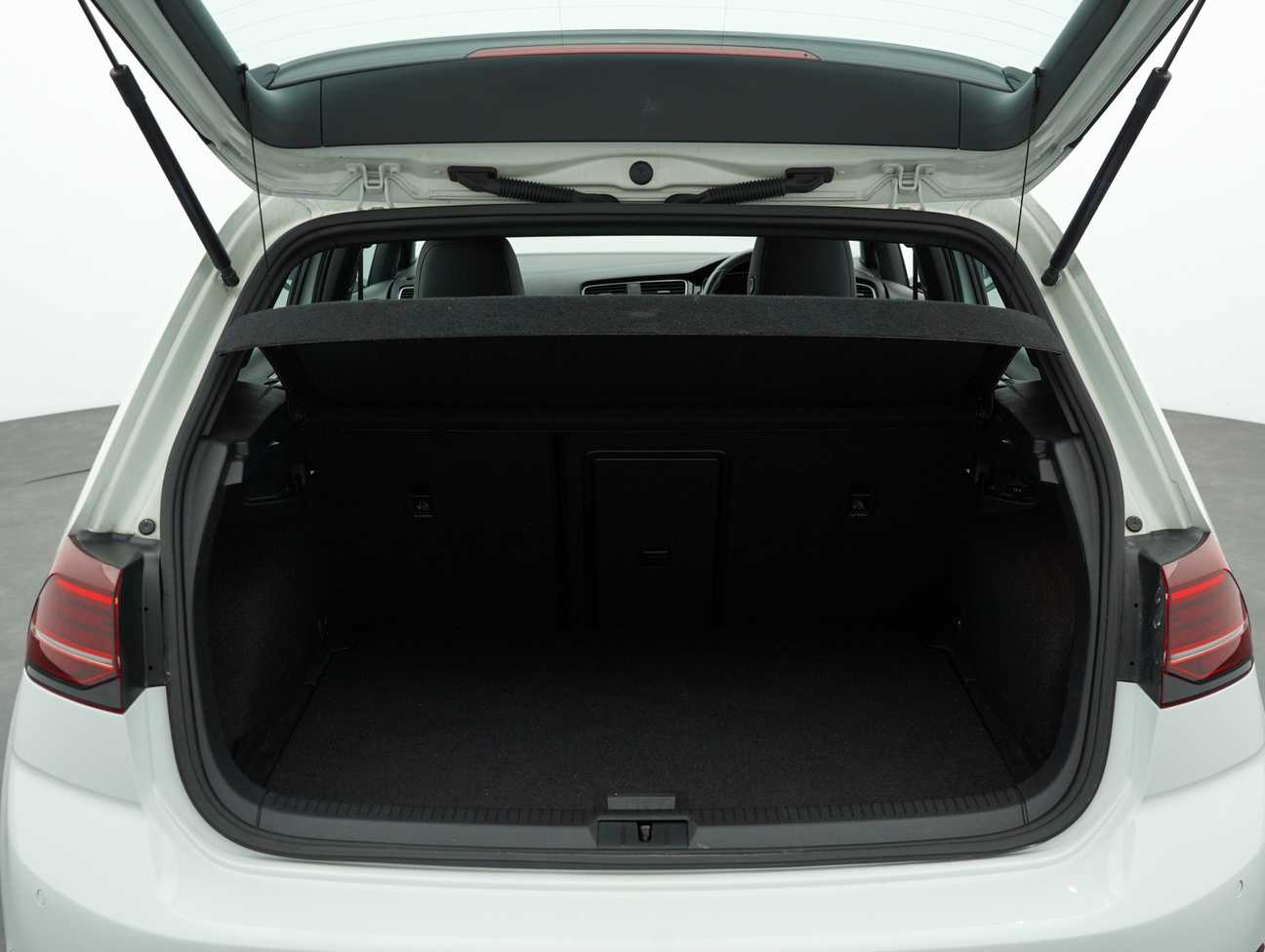 terpakai 2019 Volkswagen GOLF GTI 2.0