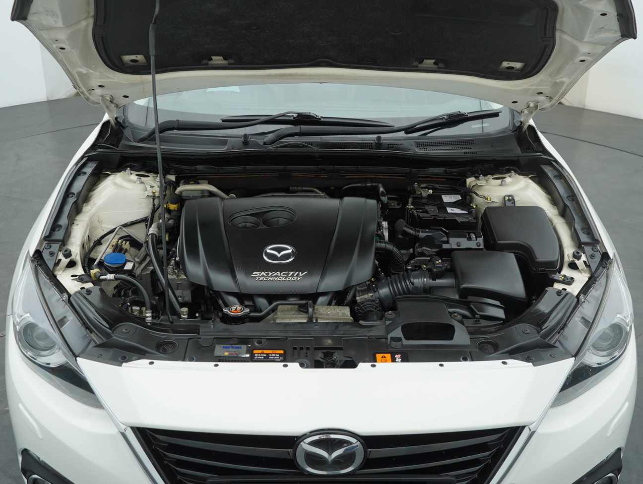 terpakai 2015 Mazda 3 SKYACTIV-G High 2.0