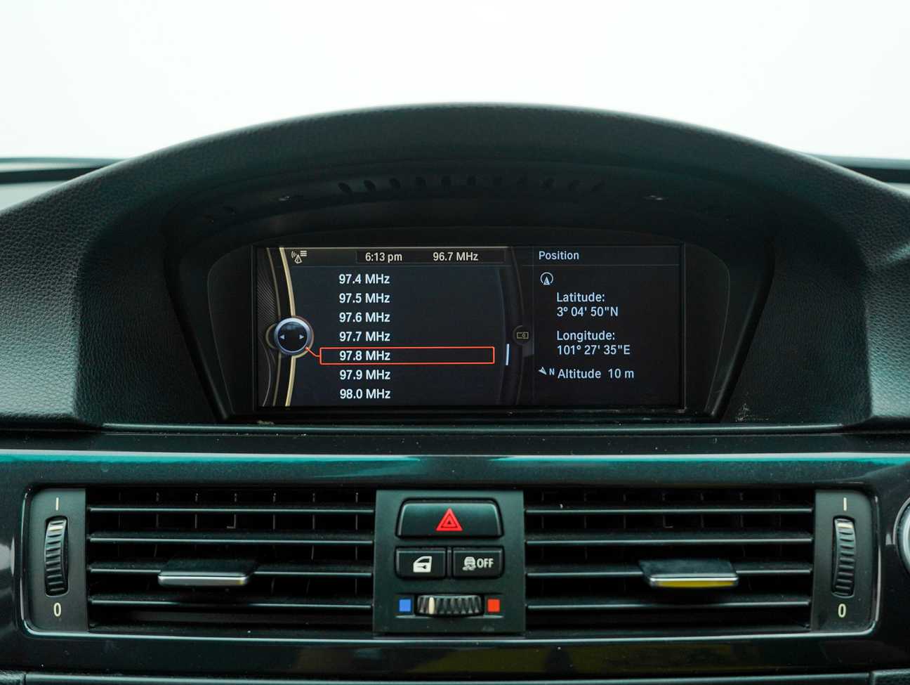 used 2011 BMW 320i  2.0