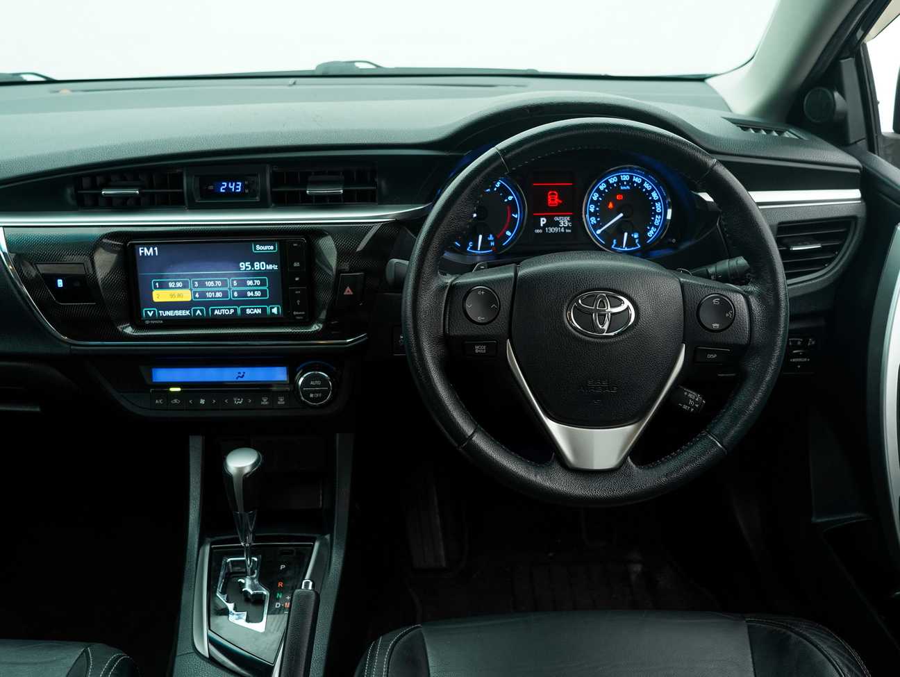 used 2014 Toyota Corolla Altis V 2.0