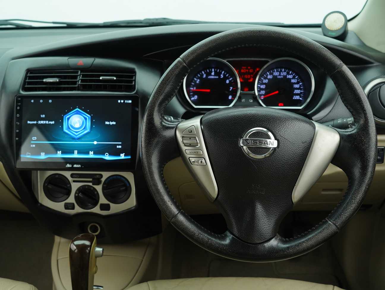 terpakai 2013 Nissan Grand Livina Comfort 1.8