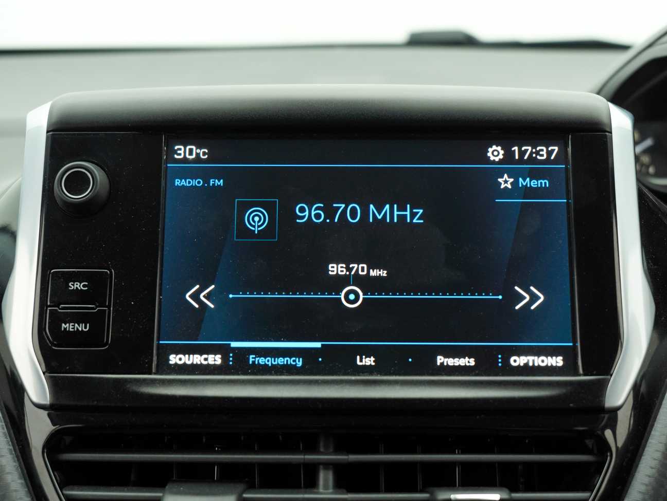 terpakai 2019 Peugeot 208 PureTech 1.2