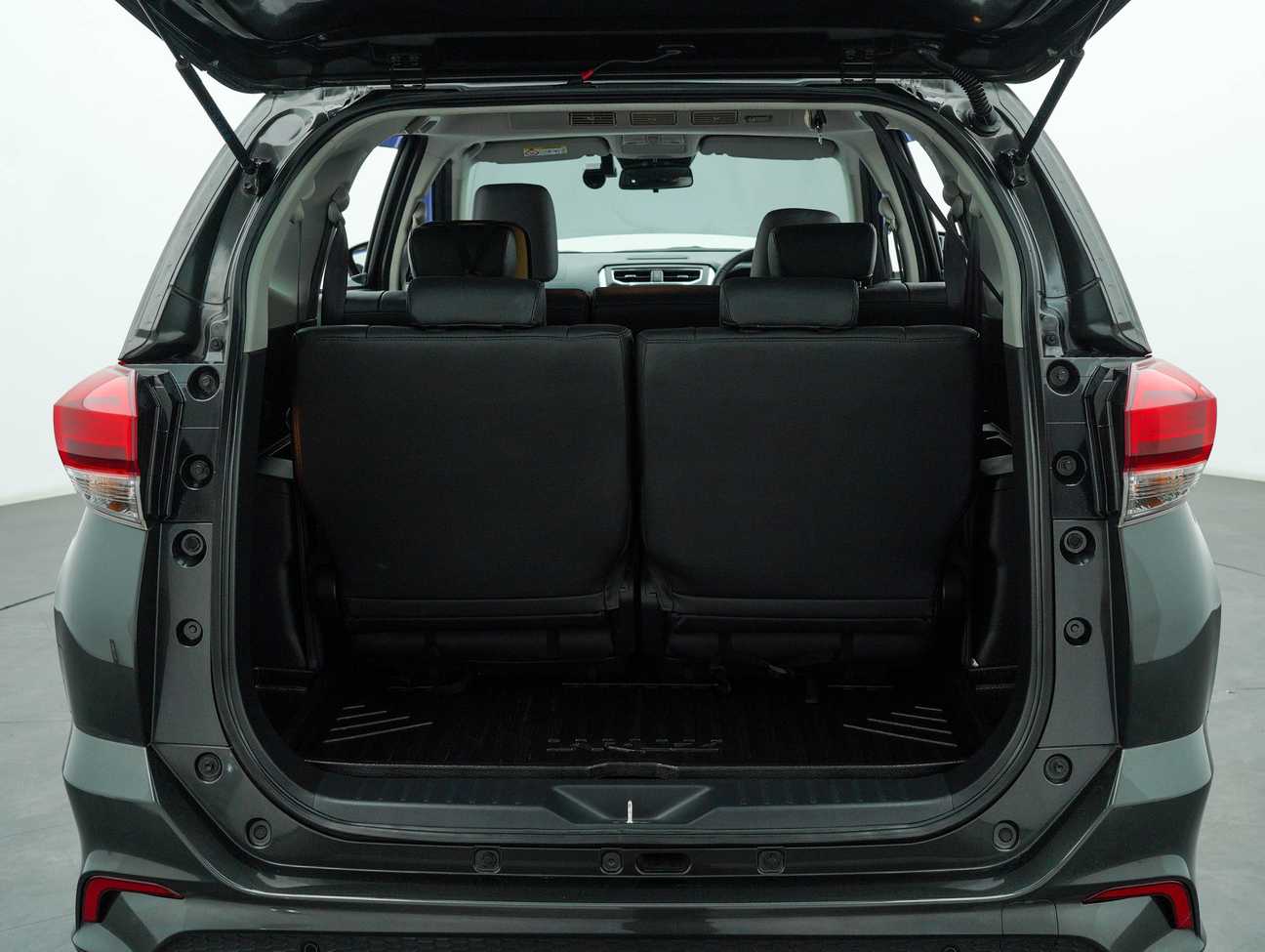 terpakai 2022 Perodua Aruz AV 1.5