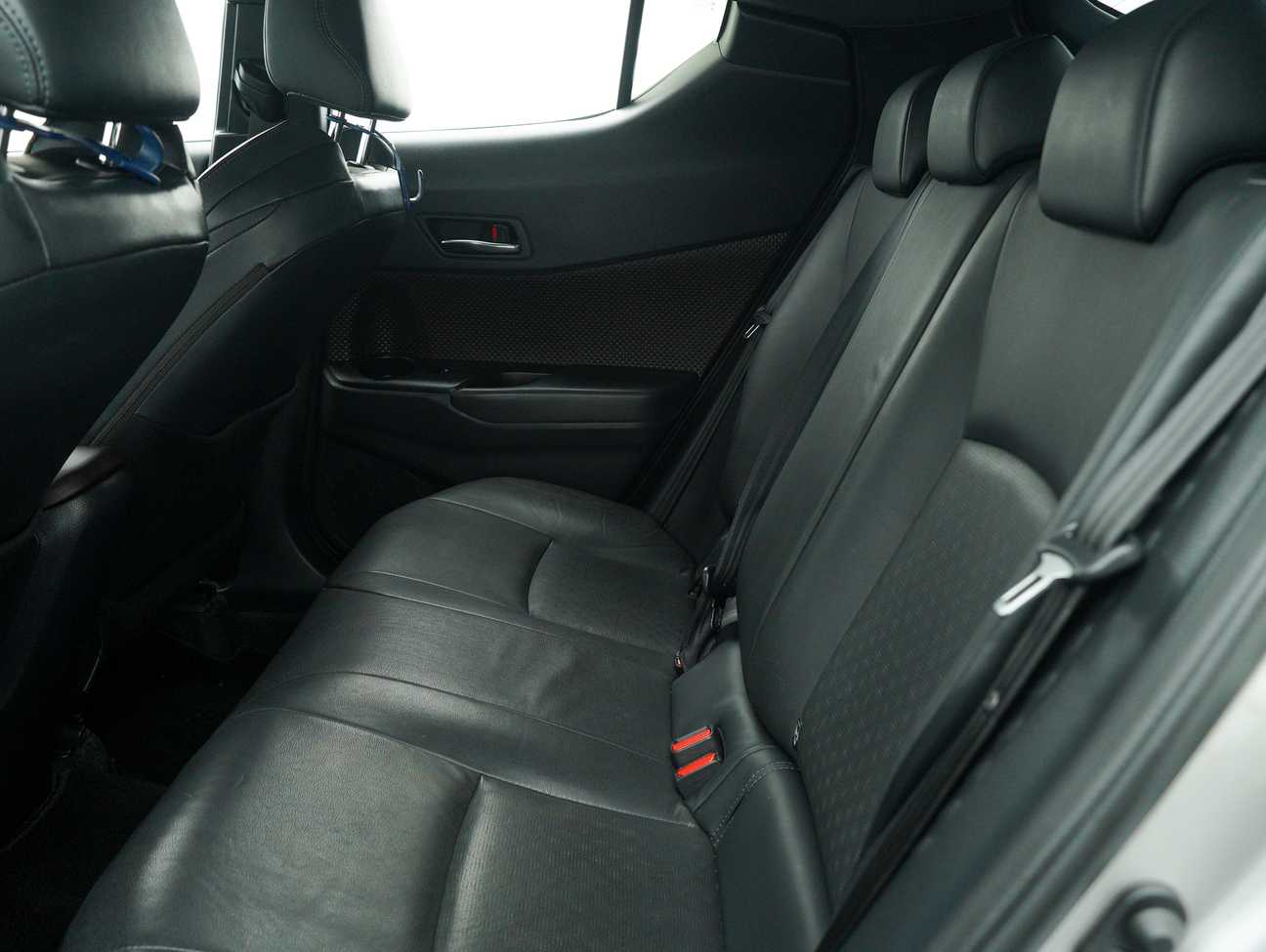 used 2019 Toyota C-HR  1.8