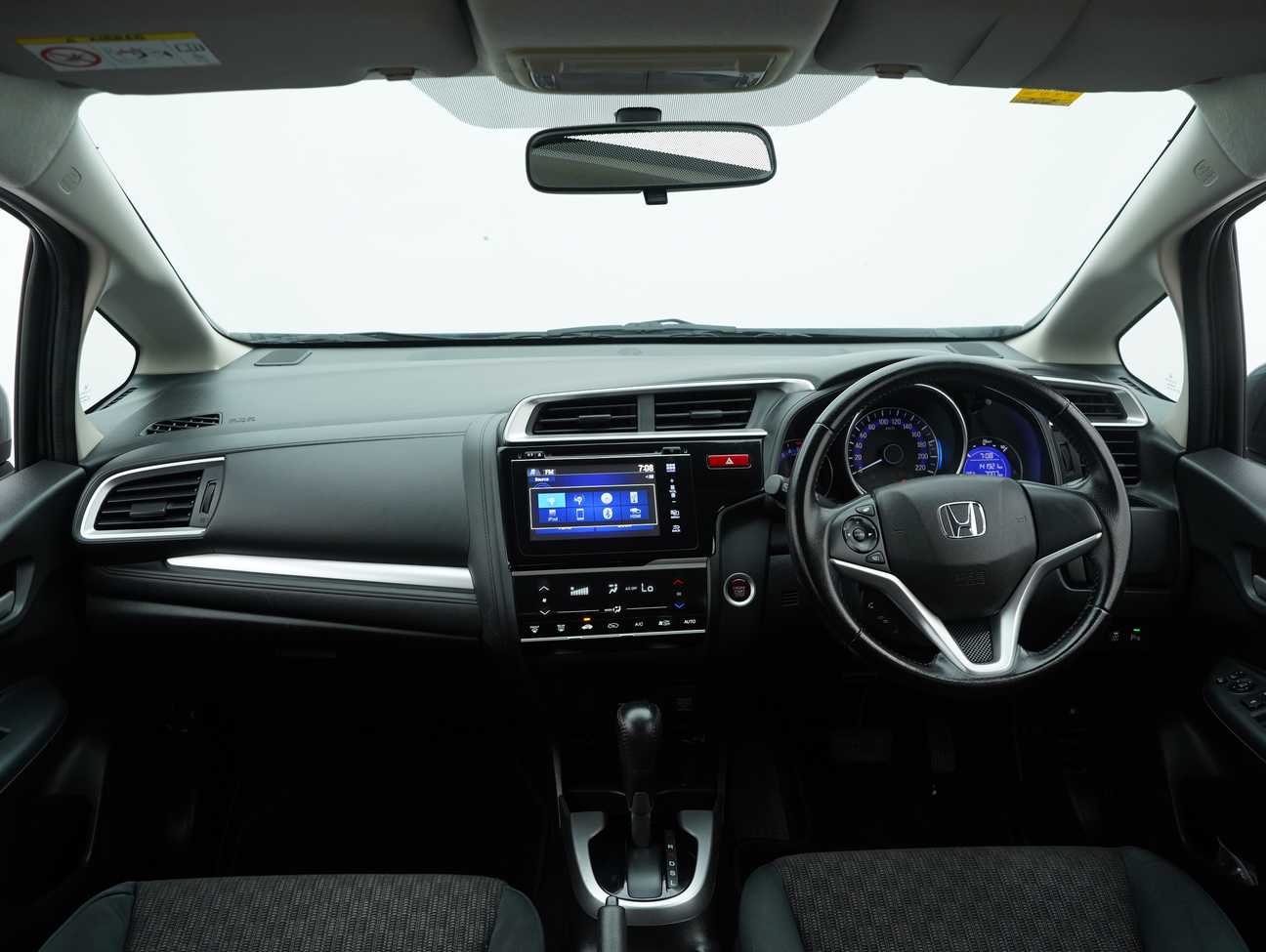 used 2014 Honda Jazz V 1.5