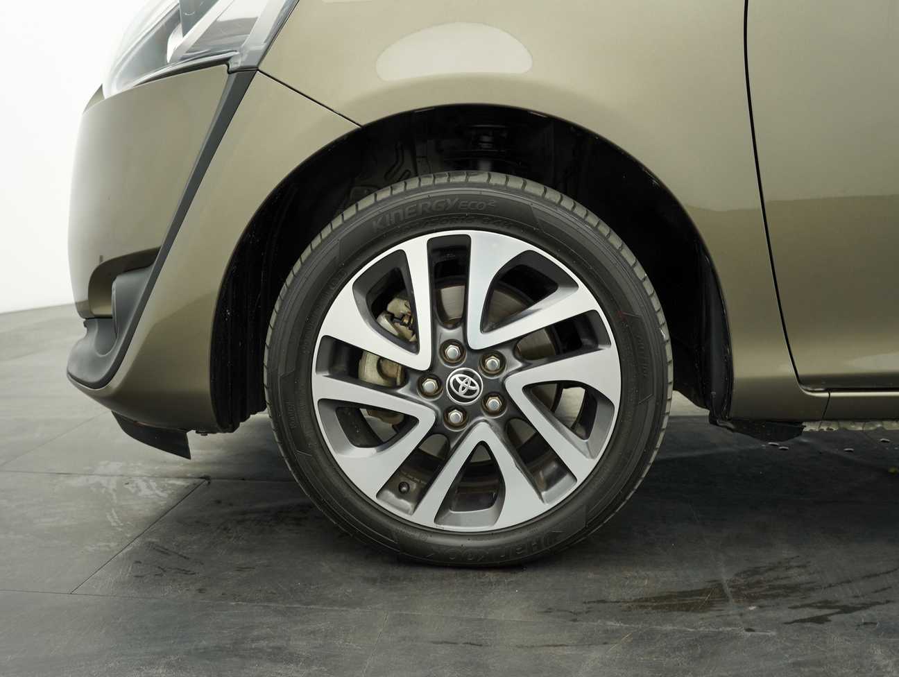 used 2016 Toyota Sienta V 1.5