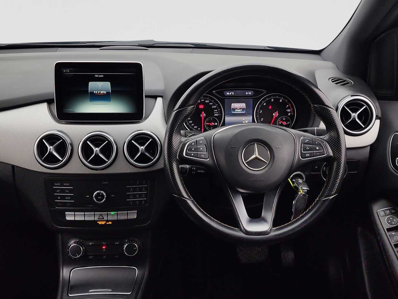 terpakai 2015 Mercedes-Benz B200 Sport Tourer 1.6