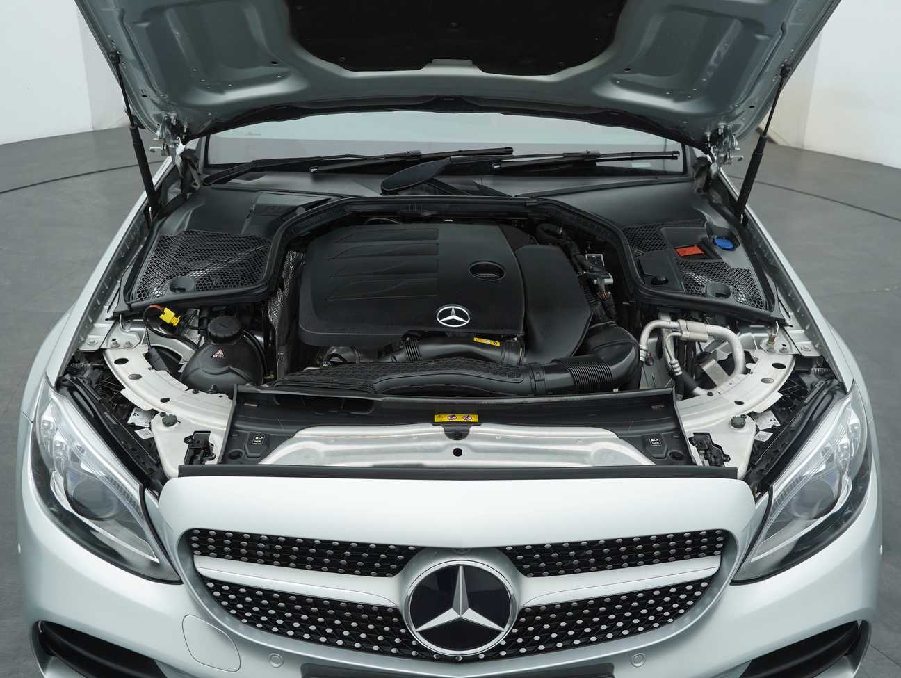 used 2019 Mercedes-Benz C300 AMG Line 2.0