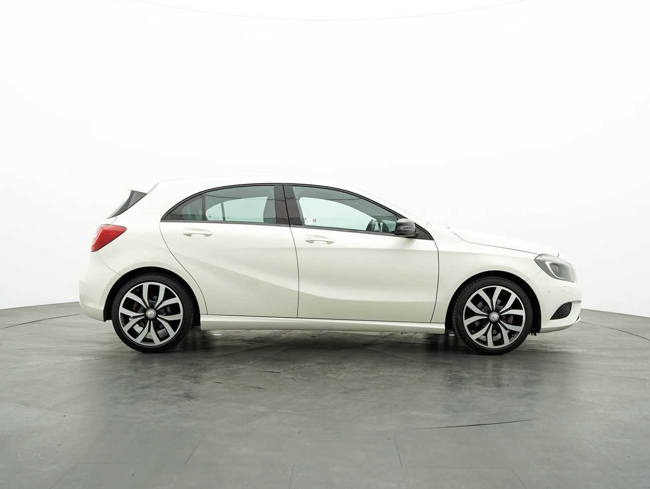 used 2015 Mercedes-Benz A200  1.6
