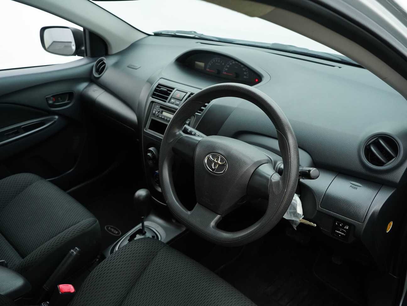 terpakai 2012 Toyota Vios J 1.5