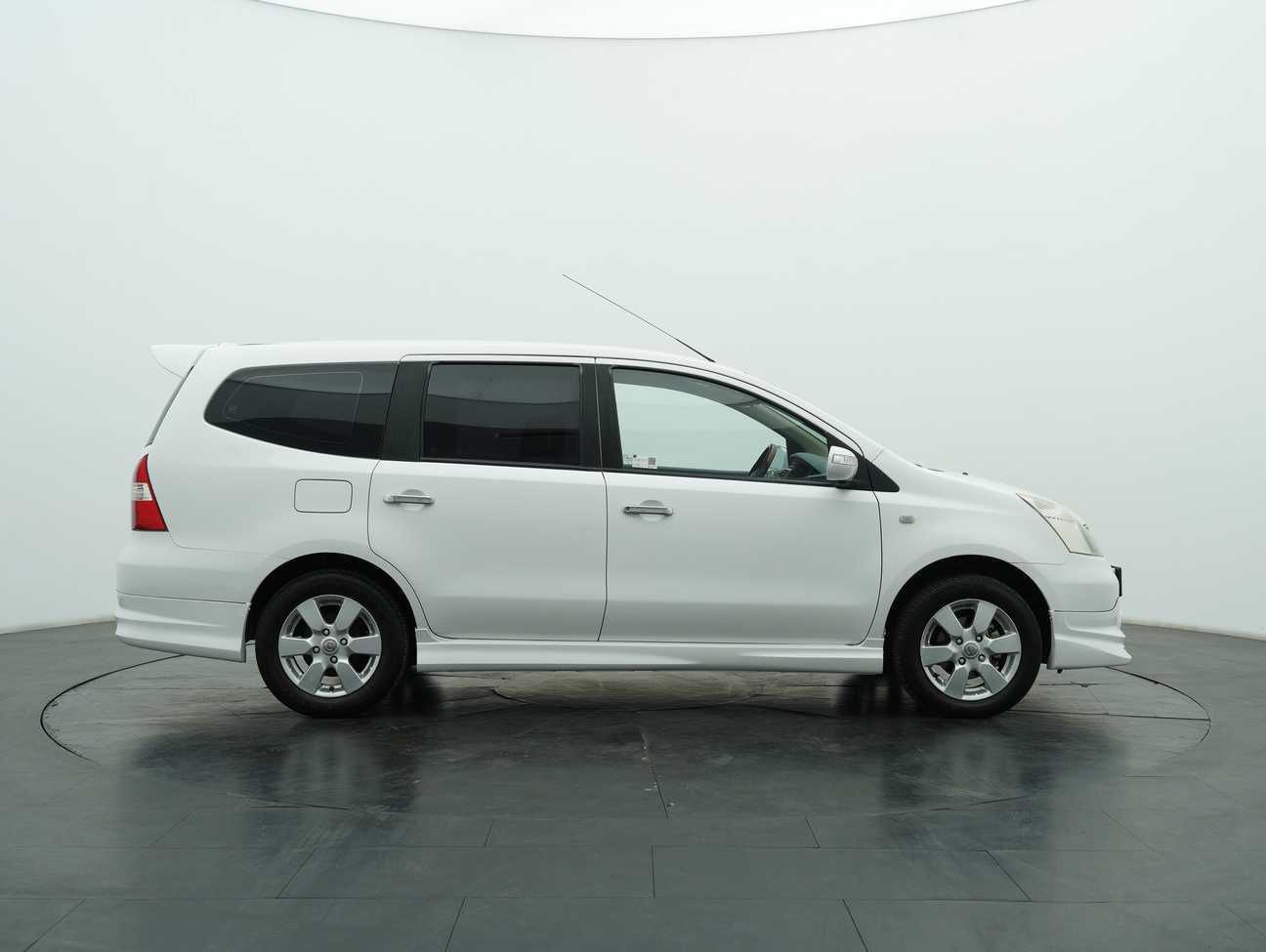 used 2011 Nissan Grand Livina CVTC Comfort 1.8