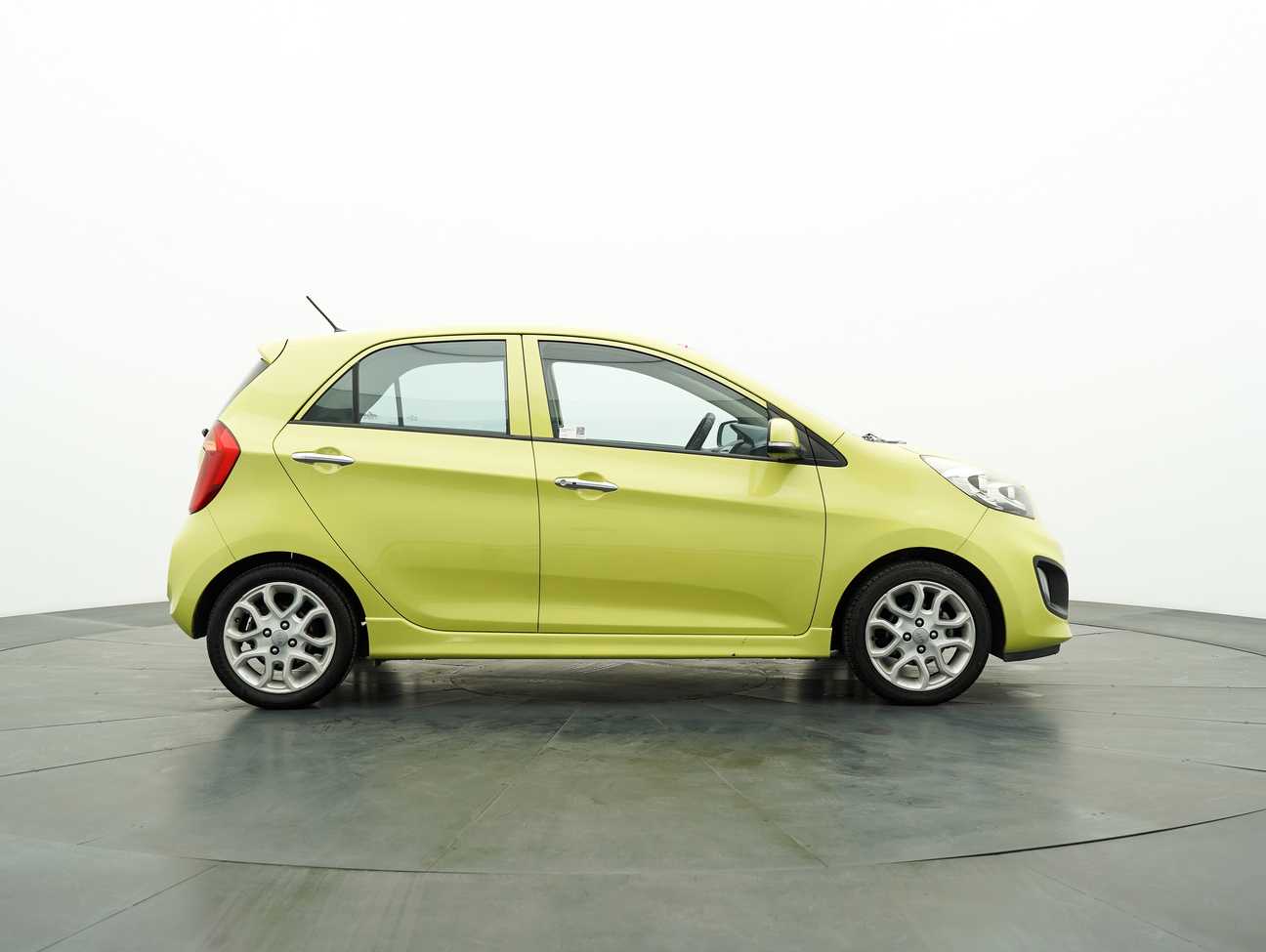 terpakai 2013 Kia PICANTO  1.2