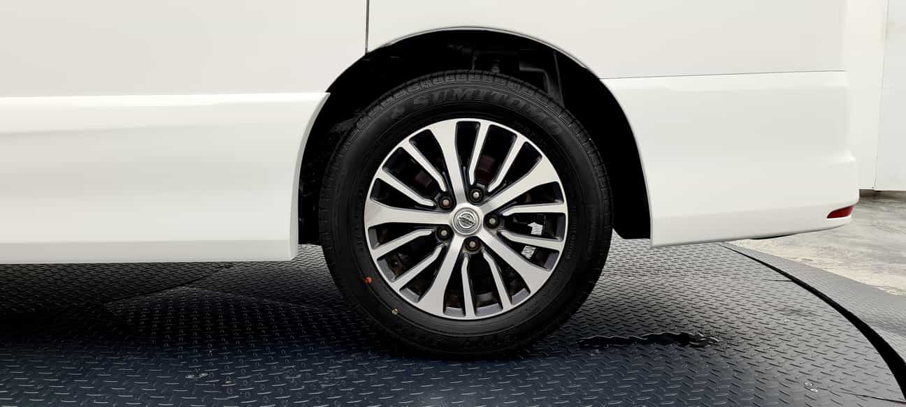 used 2017 Nissan SERENA S-HYBRID HIGH-WAY STAR 2.0