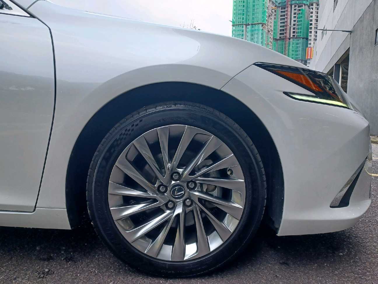 terpakai 2021 Lexus ES 250 Luxury 2.5