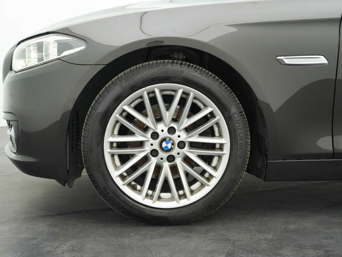 terpakai 2014 BMW 520i  2.0