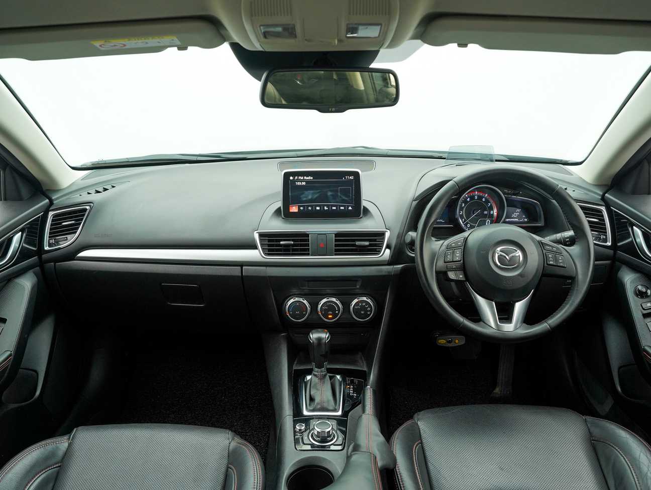 terpakai 2015 Mazda 3 SKYACTIV-G High 2.0